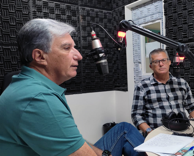 Prefeito e vice de Pouso Alegre participam de entrevista na Rádio Educativa Univás